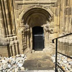 … der Eingang der Gruft …