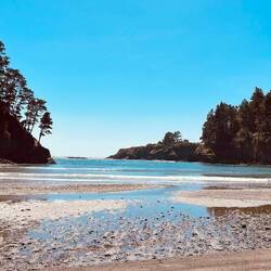 Erstmal unter der Brücke durch und dann ab ins Meer für den Russian Gulf