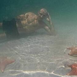 Diskussionsrunde zu Sponge Bobs Modegeschmack.