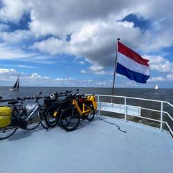 mit der Fähre übers IJsselmeer