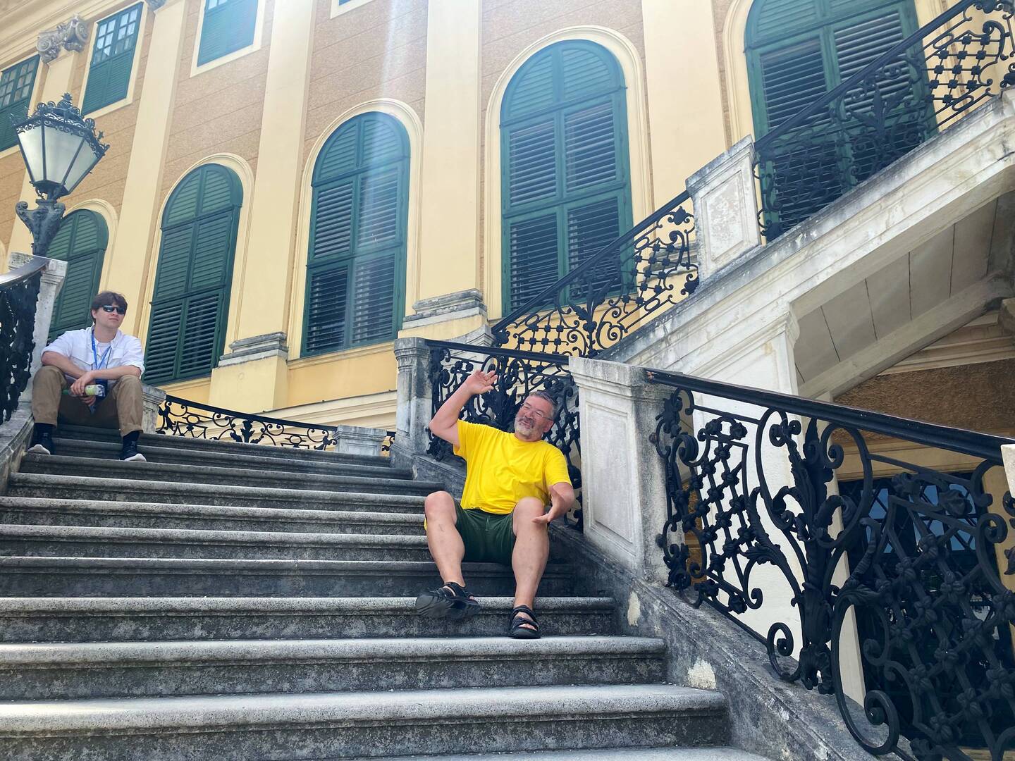 … jetzt schaue ich ins Schloss hinein …