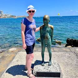 Bronzestatue eines Fischerjungen