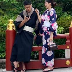 We found the store where you can rent Kimonos