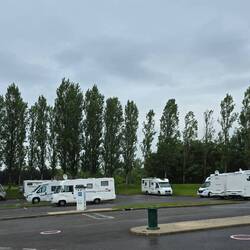 The free motorhome aire at the marina was busy. Water and electric available for a small cost.