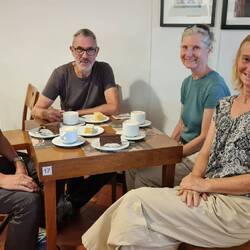 Im Astor-Café mit Heinz und Marlies, unseren Containerbuddys