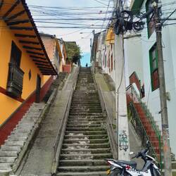 Leicht hügelig, dieses Dorf 😉