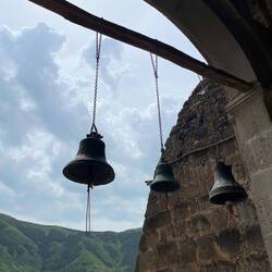 Eine grosse und noch aktive Kirche im Felsen 🪨.