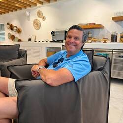 Jerry got us into the VIP lounge at Mykonos airport