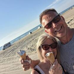 Ice-creams, beach, sunshine - vanlife!