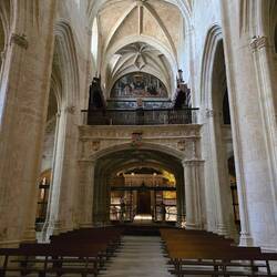 The choir chambers are on that 2nd level 🎶