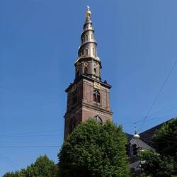 Spiralförmiger Turm