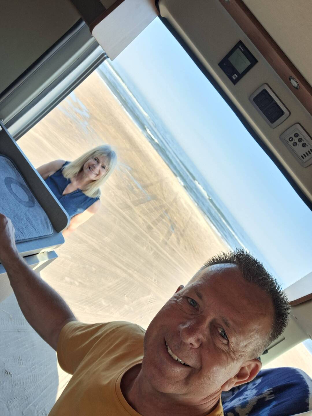 Took the van on the beach (no overnight camping allowed sadly 😞) for brekky