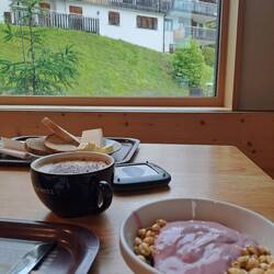 Breakfast time 🙂