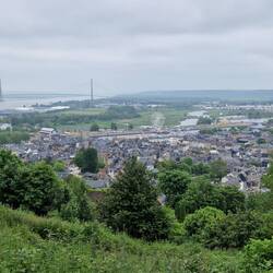 Blick auf Honfleur mit der Normandie-Brücke