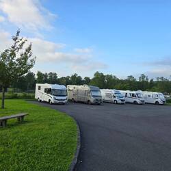 Aire has all the services and plenty of space for 5 motorhomes