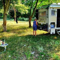 Wunderschöner Stellplatz am Fluss
