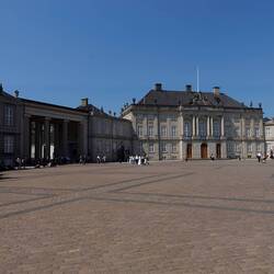 Vier einzelne Palais