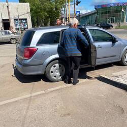 Unser Opel, nun auch mit abmontierem Taxi Schild