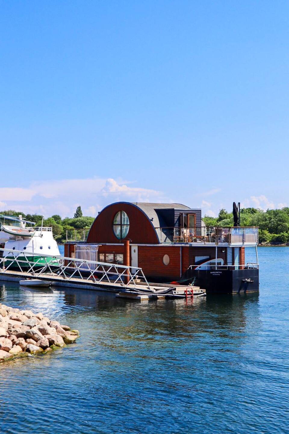 Ein Hausboot. Wie cool ist das denn?😍