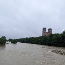 Wasser ohne Ende in der Isar 😳