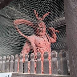 und einer der Wächter