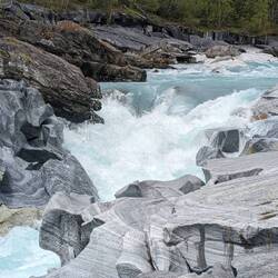 Marmor mit ausgewaschen Löchern