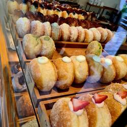 goldie's donuts & bakery