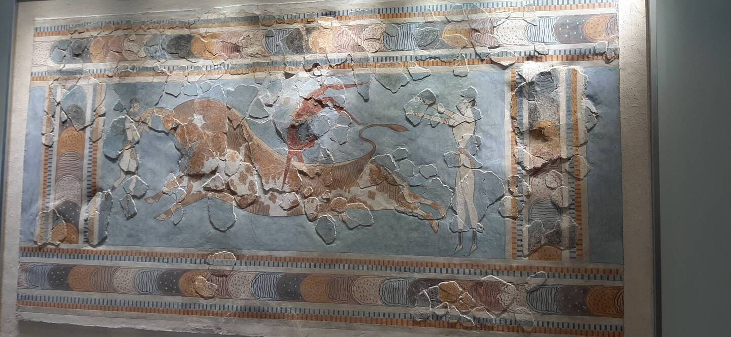 bull leaping frescoe