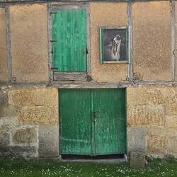 Just before I even saw this door, the song 'green door', started playing in my head!!