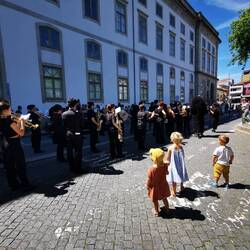 Fronleichnamsumzug mit Maulwürfen