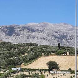 road side view to Matala
