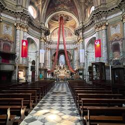 eine der etwas schummrigen Kirchen