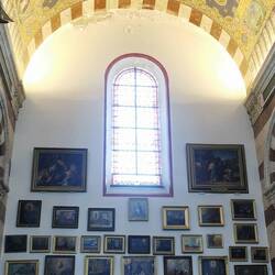 Auf den Bildern sind lauter Schiffe - als dank für den Schutz der Seefahrer.