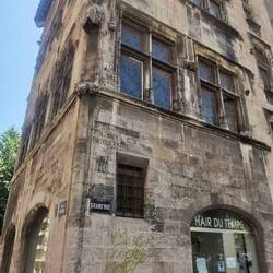 Das einzige Haus, das die Nazis haben stehen lassen. Wurde um gesetzt, um Straße zu verbreitern