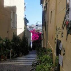 Typische Straße in Panier.