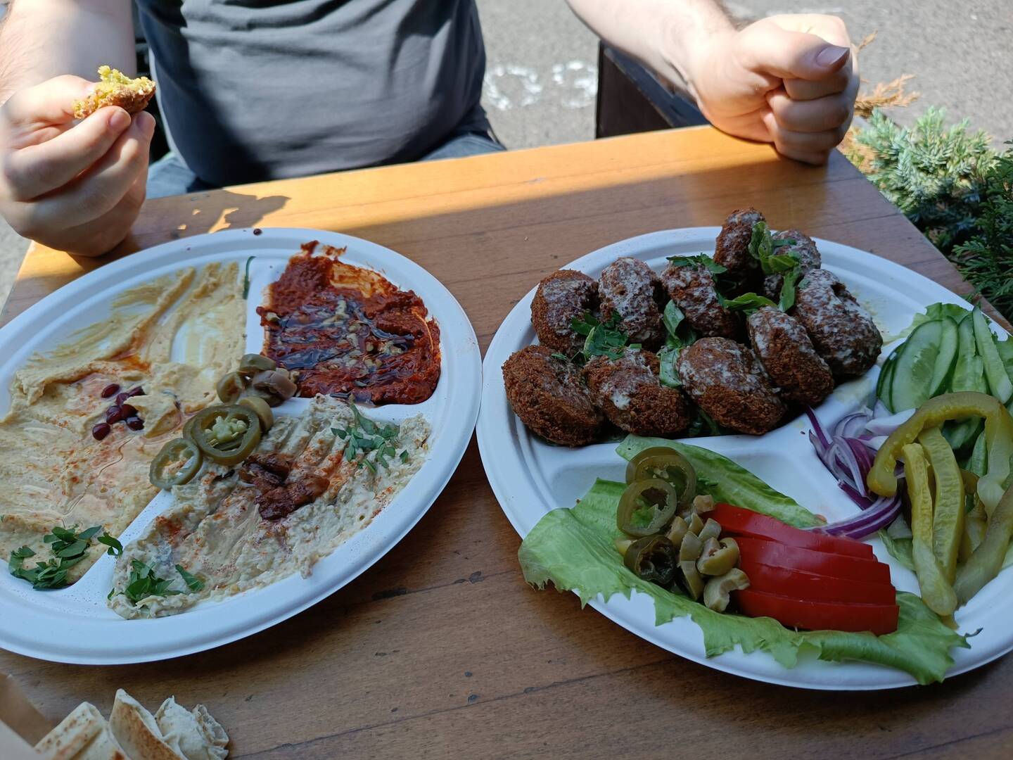 Falafel, Brot und Hummus