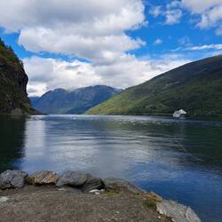 Der kleine Ort Flam am Ende des Sognefjords könnte ....