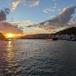 Sonnenuntergang von der Fähre nach Onomichi