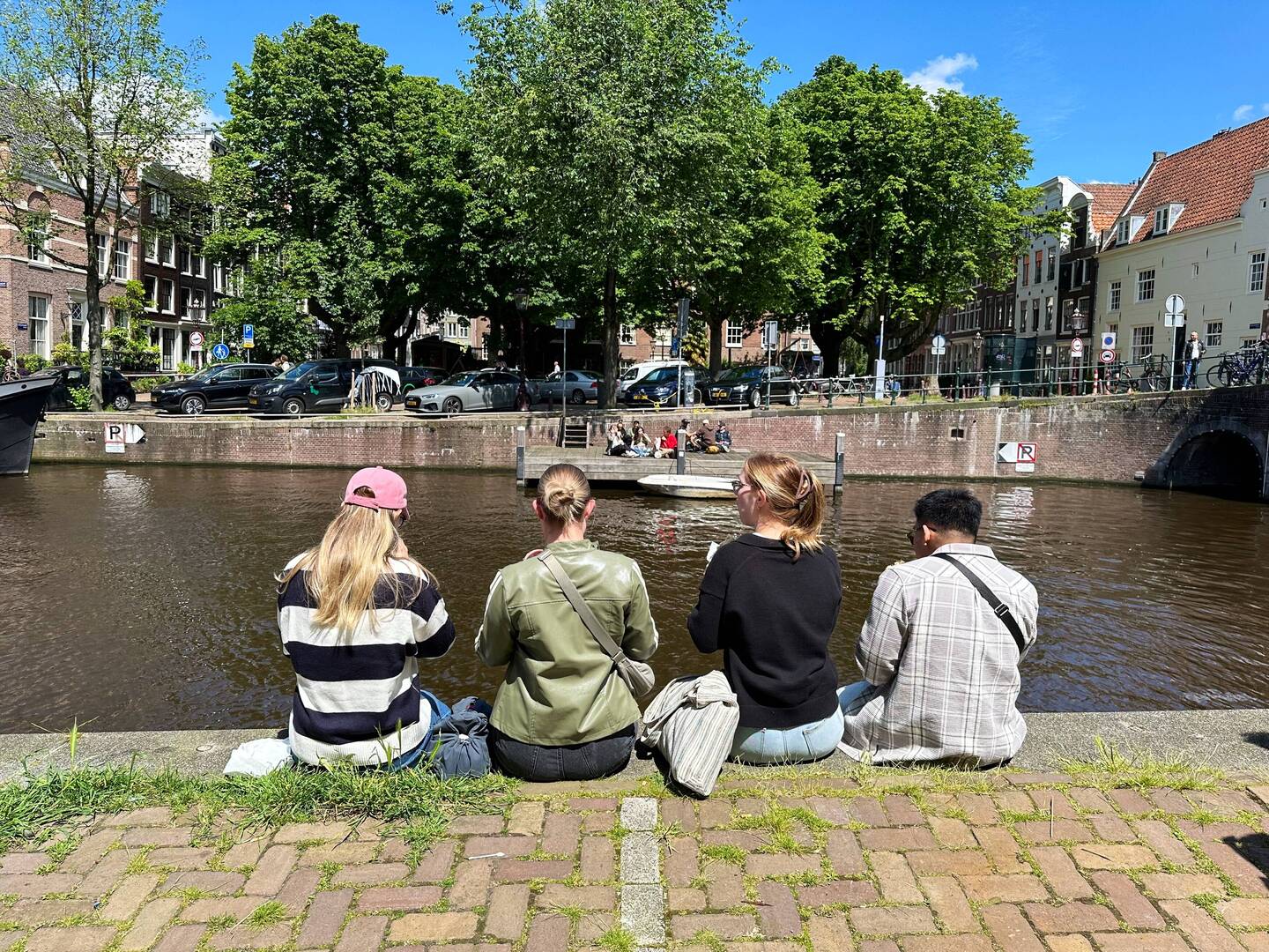 Lunch by the canal