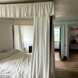 George and Martha's original bed