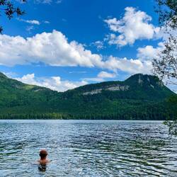 Schließlich sind wir aber schneller unten als gedacht, sodass sich auch noch ein kaltes Bad ausgeht!