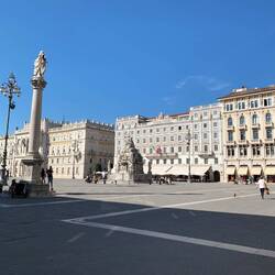 Der Platz der Einheit mit Italien