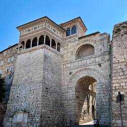 Der Etruskische Torbogen