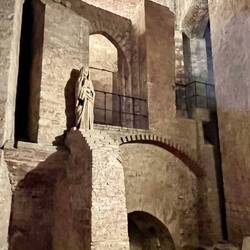 ... liegt immer noch untererdig ...