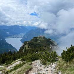Der Weg zurück folgt zunächst in Richtung Gmundner Hütte..