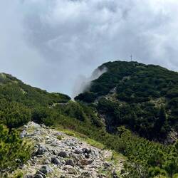 ..beeile ich mich, da ich Sorge um einen nebelfreien Gipfel habe.