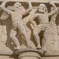 The detail in these intricate carvings ... 👌