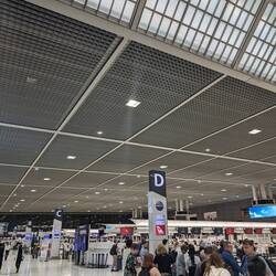 Flughafen, Koffer abgeben