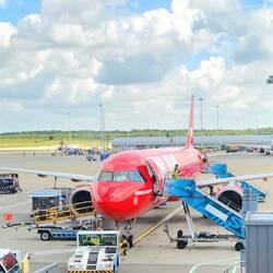 There's my plane