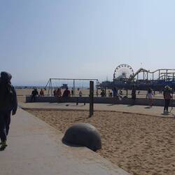 Wir sind erstaunt von dem breiten Strand und dem großen Angebot an Aktivitäten.